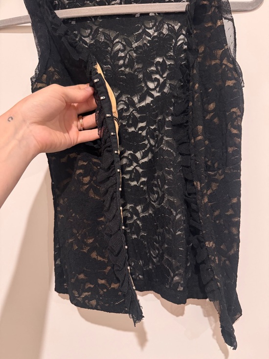 Vintage Black Lace Sleeveless Top - Picture 2 of 3